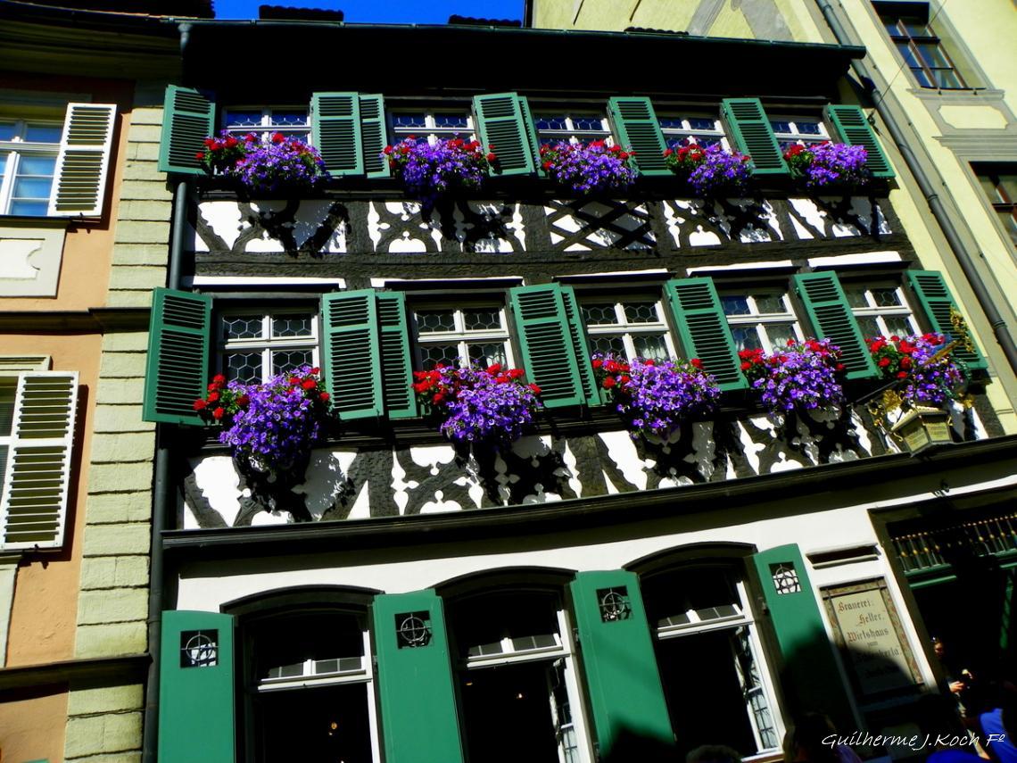 tags: Arquitetura,urbano,flores,enxaimel

Bamberg, Alemanha