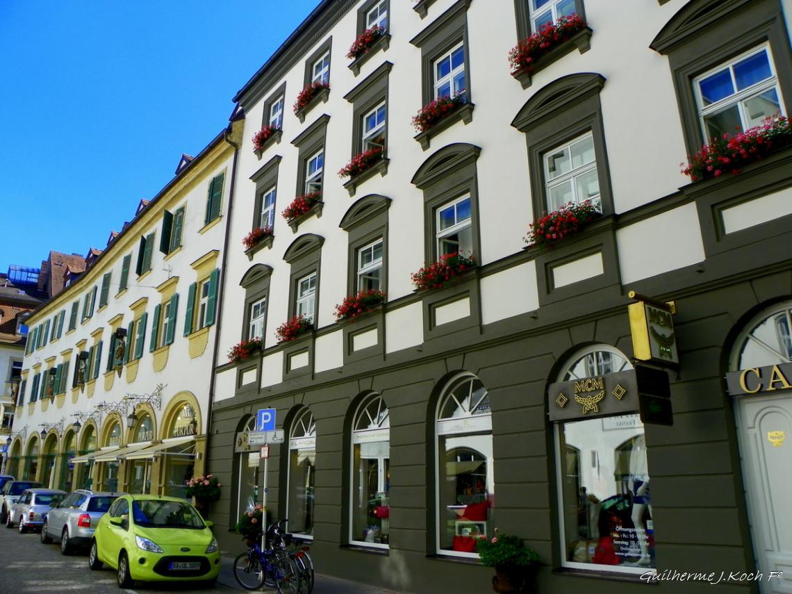 tags: Arquitetura,urbano,flores

Bamberg, Alemanha