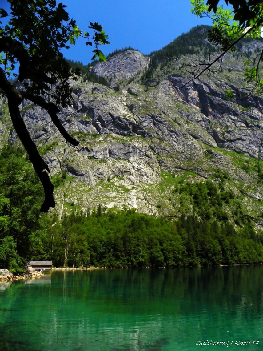 tags: lago,montanhas,verde,agua,natureza,floresta

K&ouml;nigssee, Sch&ouml;nau, Alemanha