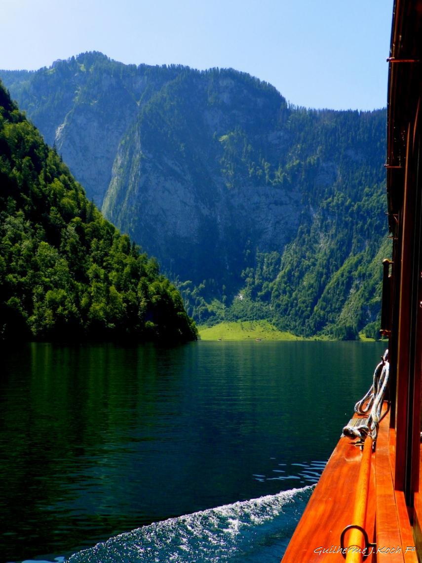tags: lago,barco,montanhas,verde,natureza,agua

K&ouml;nigssee, Sch&ouml;nau, Alemanha