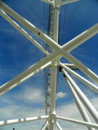 tags: Arquitetura,roda gigante,céu

London Eye, Londres, UK