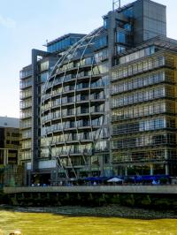 tags: Arquitetura,prédios,urbano,Moderno

Prédios as margens do Rio Thames, Londres, UK