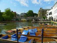 tags: lago,barco,paisagem urbana

Passeio de barco em Cambridge, UK