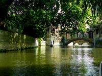 tags: paisagem urbana,lago,ponte,agua

Passeio de barco em Cambridge, UK