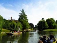 tags: paisagem urbana,lago,agua,barco

Passeio de barco em Cambridge, UK