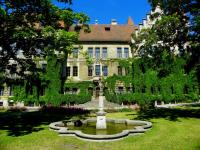 tags: Arquitetura,verde,castelo,prédios históricos

Castelo Faber-Castell, Nürnberg, Alemanha
