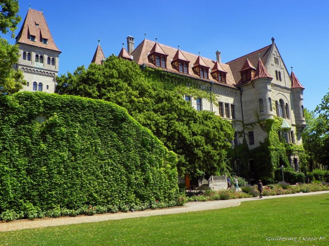 tags: Arquitetura,verde,castelo,pr&eacute;dios hist&oacute;ricos

Castelo Faber-Castell, N&uuml;rnberg, Alemanha