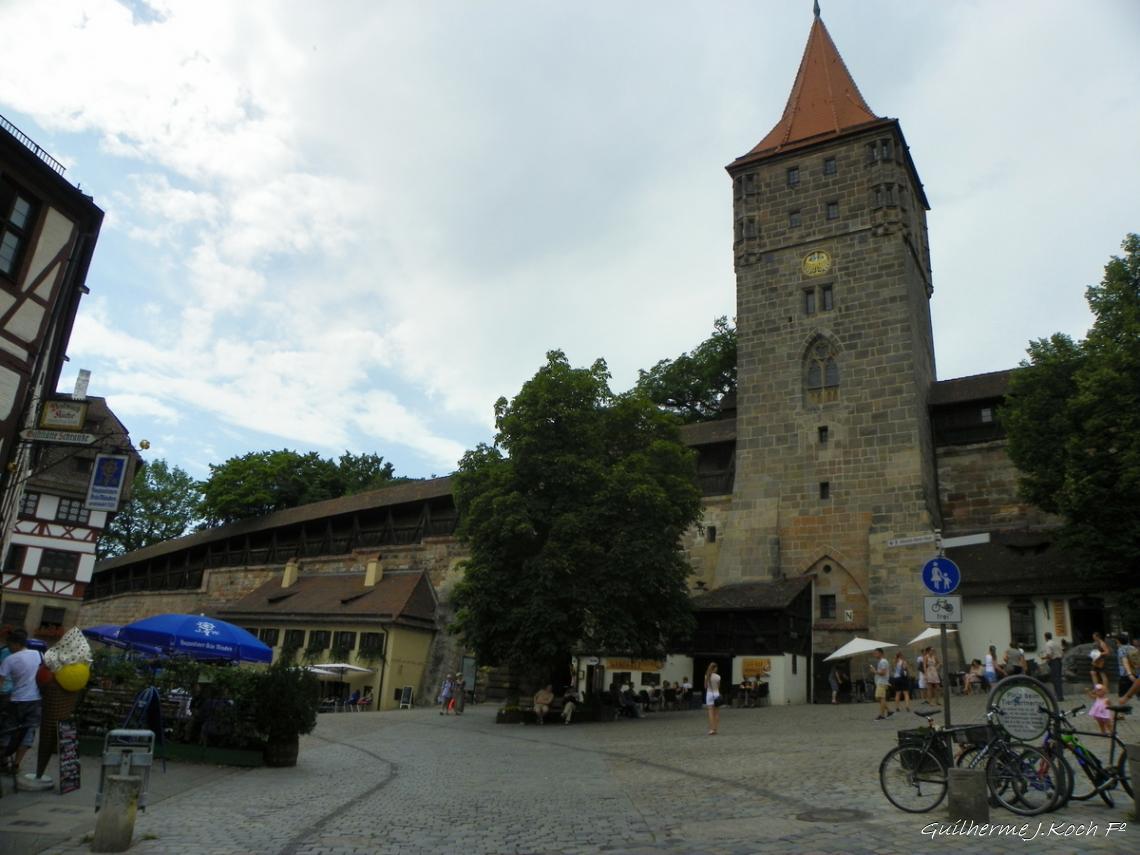 tags: Arquitetura,paisagem urbana,pr&eacute;dios hist&oacute;ricos

Centro hist&oacute;rico de N&uuml;rnberg, Alemanha