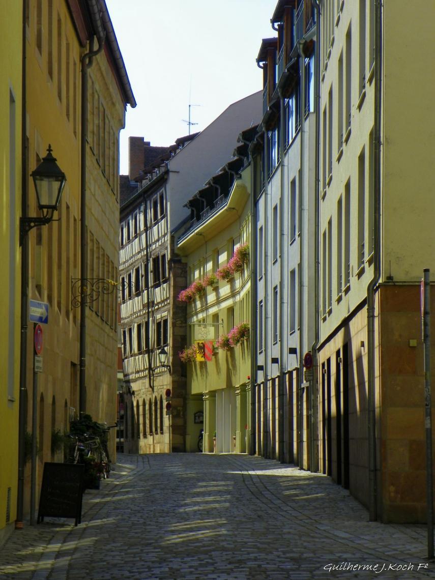 tags: Arquitetura,paisagem urbana,ruelas

N&uuml;rnberg, Alemanha