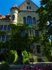 tags: Arquitetura,verde,castelo,prédios históricos

Castelo Faber-Castell, Nürnberg, Alemanha