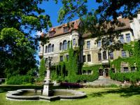 tags: Arquitetura,castelo,verde,prédios históricos

Castelo Faber-Castell, Nürnberg, Alemanha