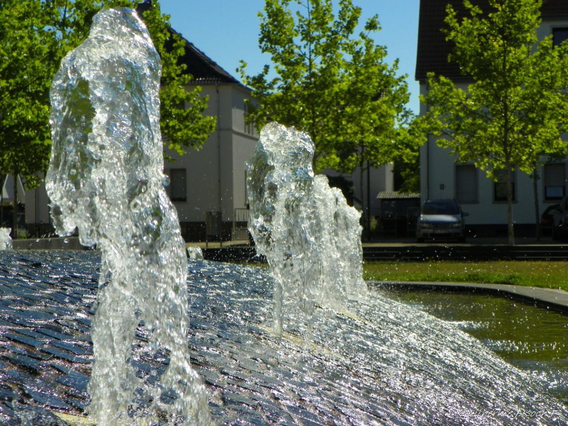 tags: agua,chafariz

Heusenstamm Alemanha