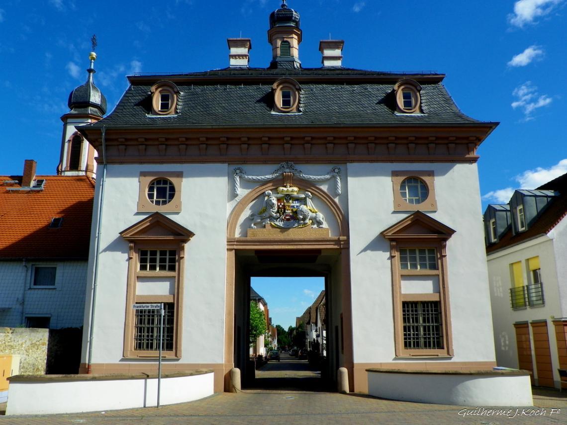 tags: Arquitetura,p&oacute;rtico,hist&oacute;ria

Heusenstamm, Alemanha