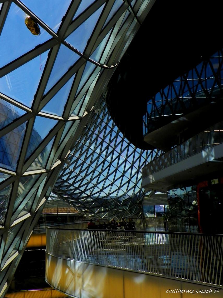 tags: Arquitetura,Moderno,shopping

MyZeil, Shopping Mall, Frankfurt, Alemanha