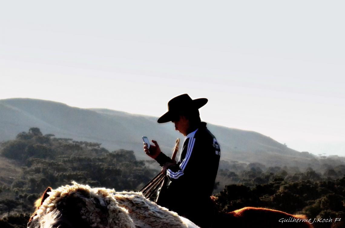 tags: natureza,serra ga&uacute;cha,brasil,celular

Bem longe mas muito perto - 
 Cambar&aacute; do Sul - RS, Brasil