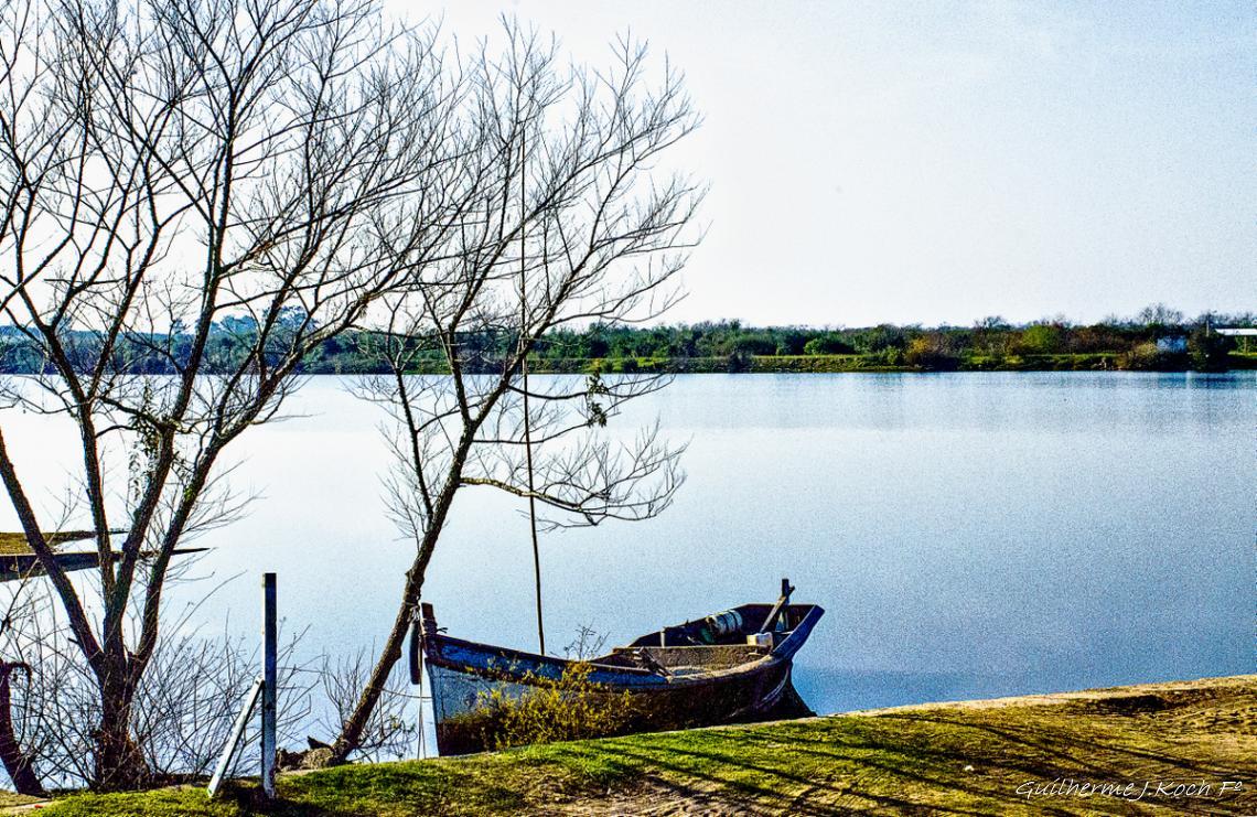 tags: natureza,barco,rio,agua,brasil

Jaguar&atilde;o, RS, Brasil