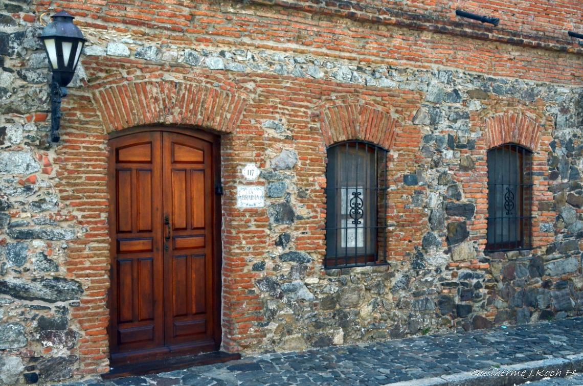 tags: Arquitetura,hist&oacute;ria,pr&eacute;dios hist&oacute;ricos,portas,janelas

Colonia Del Sacramento, Uruguai 
