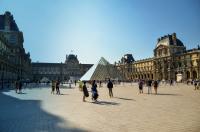 tags: 

Pirâmide do Louvre, Paris