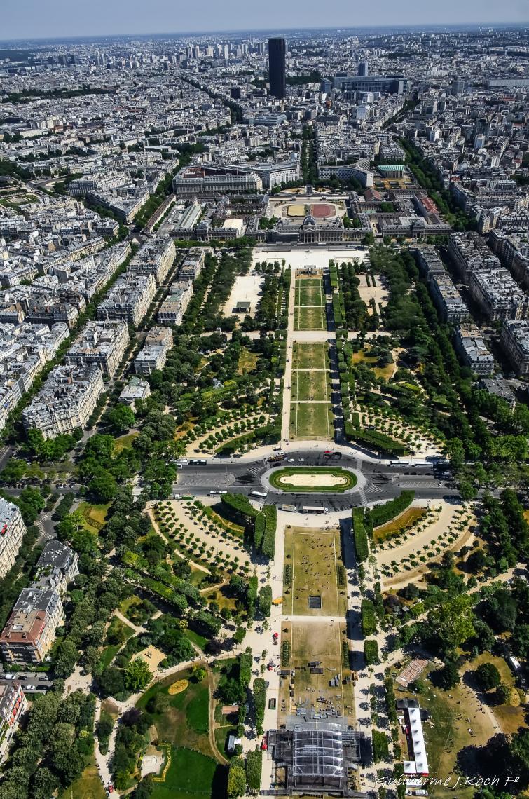 tags: 

Vista da Torre Eiffel, Paris