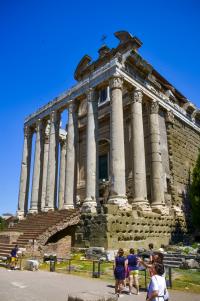 tags: 

Templo de Antonino e Faustina, Roma, Ita
