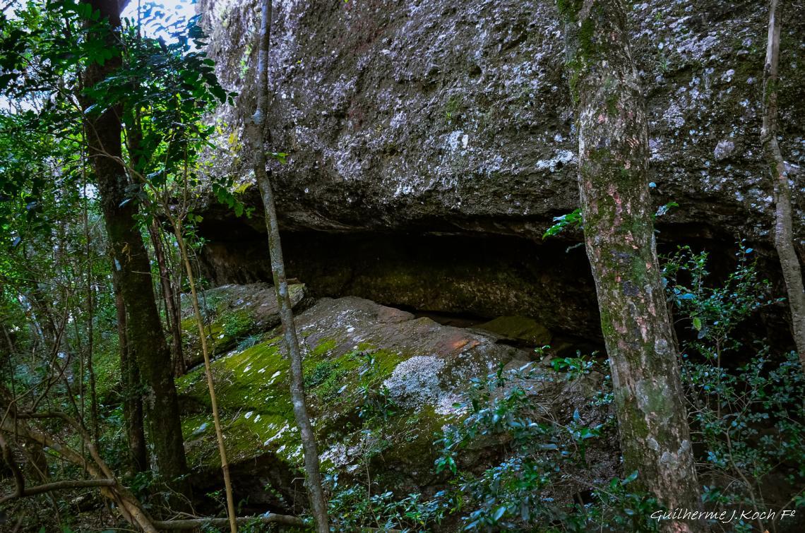 tags: paisagem,morros,natureza,floresta,mata,grutas

Parque Natural M. Pedra do Segredo - Ca&ccedil;apava do Sul - RS - Brasil