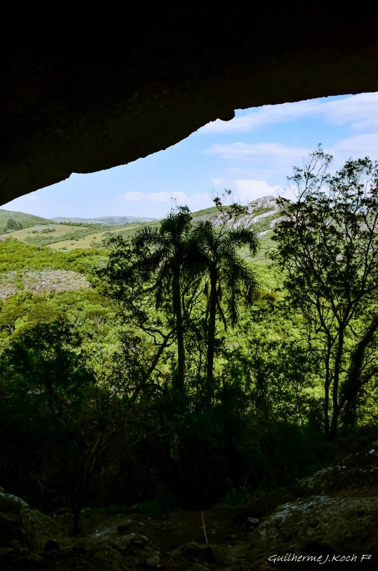 tags: paisagem,morros,natureza,floresta,mata,grutas

Parque Natural M. Pedra do Segredo - Ca&ccedil;apava do Sul - RS - Brasil