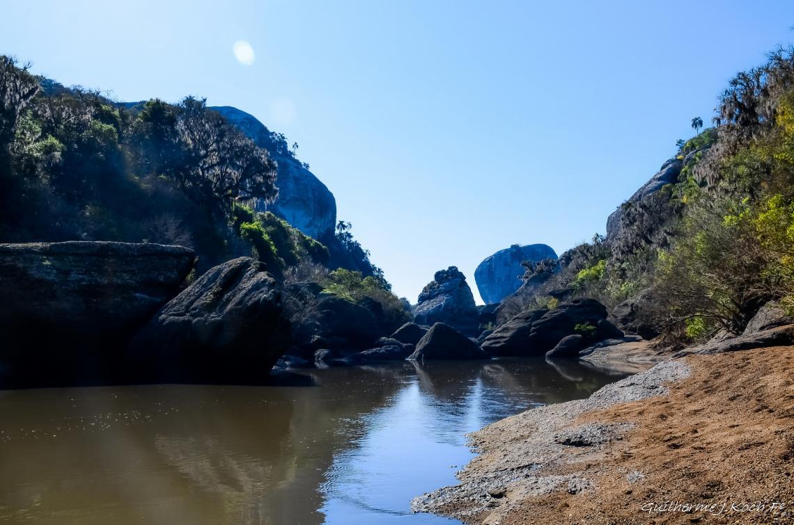 tags: natureza,paisagem,mata,morros,rio

Rinc&atilde;o do Inferno - Ca&ccedil;apava do Sul - RS - Brasil